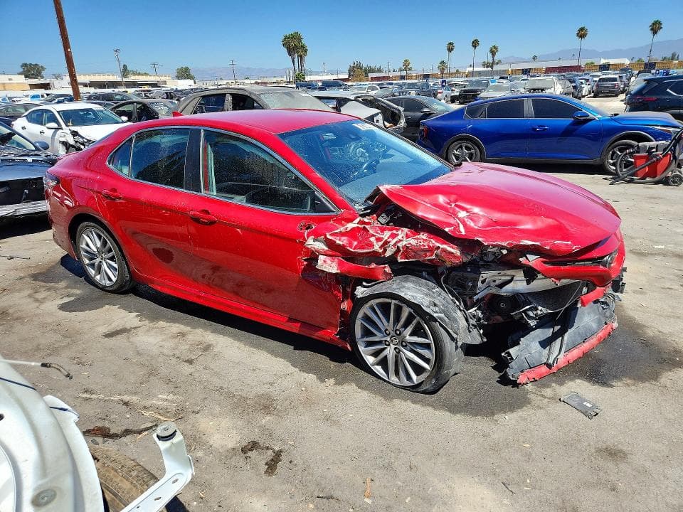 2022 TOYOTA CAMRY SE 4