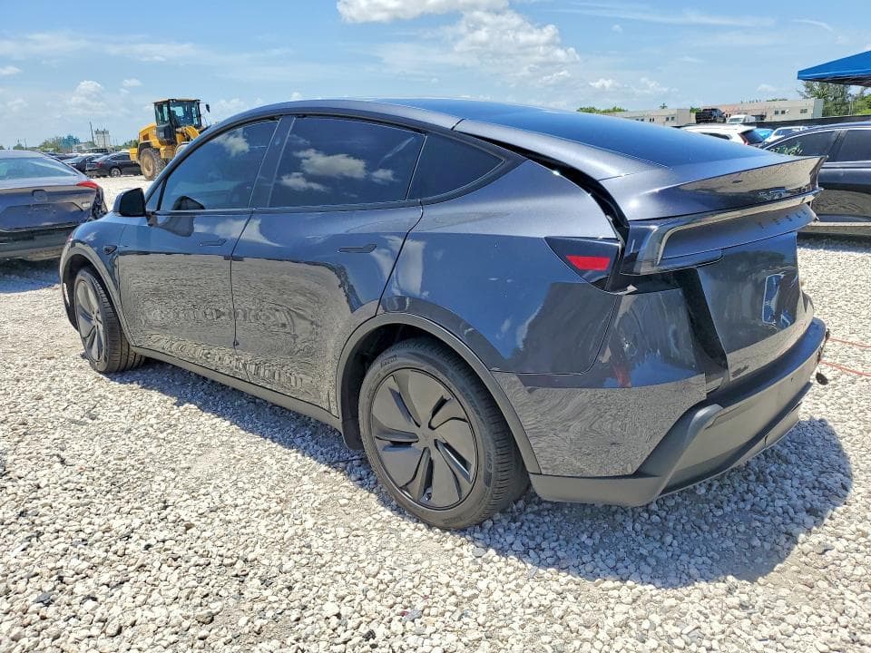 2026 TESLA MODEL Y 2