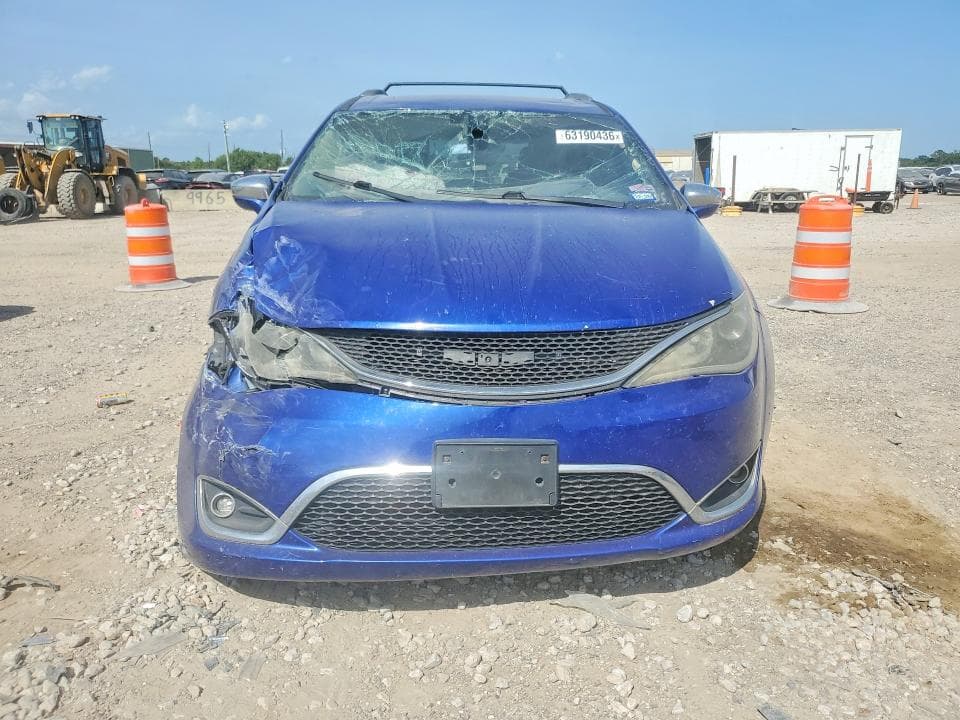 2019 CHRYSLER PACIFICA LIMITED 5