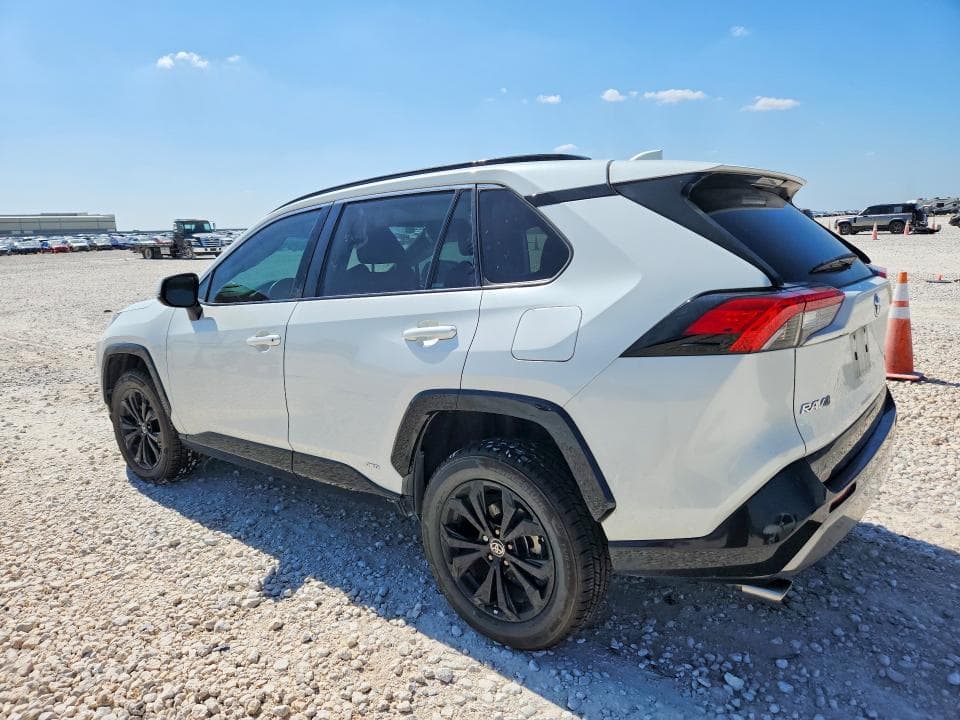 2022 TOYOTA RAV4 SE 2