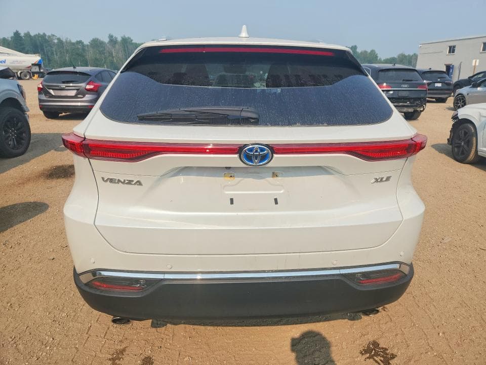 2024 TOYOTA VENZA LE 6