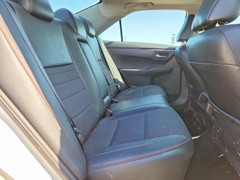 2017 TOYOTA CAMRY SE 10