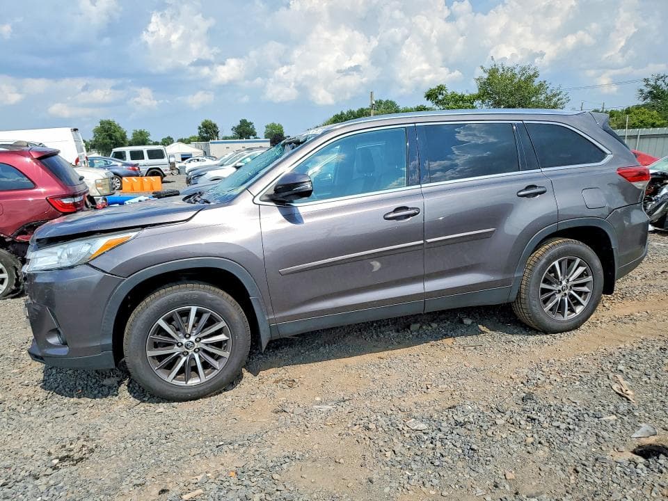 2019 TOYOTA HIGHLANDER XLE