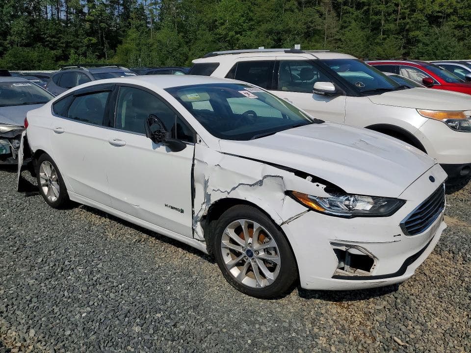 2019 FORD FUSION SE 4