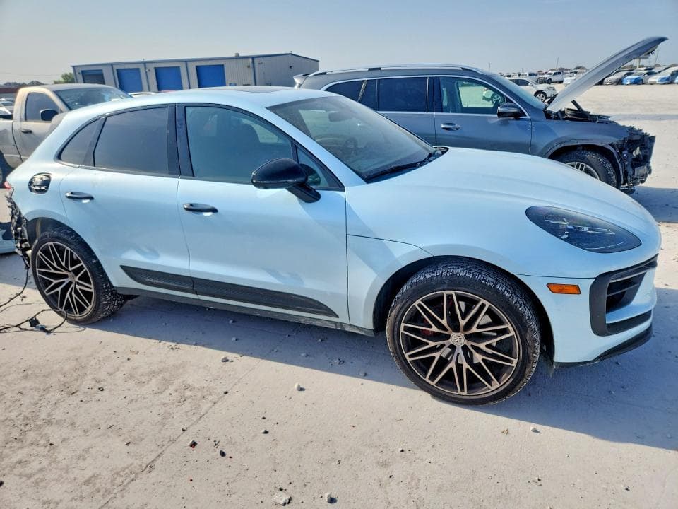2025 PORSCHE MACAN 4