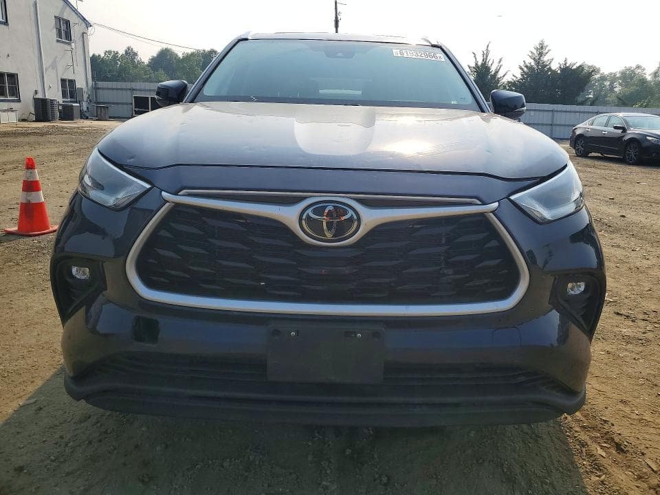 2021 TOYOTA HIGHLANDER XLE 5