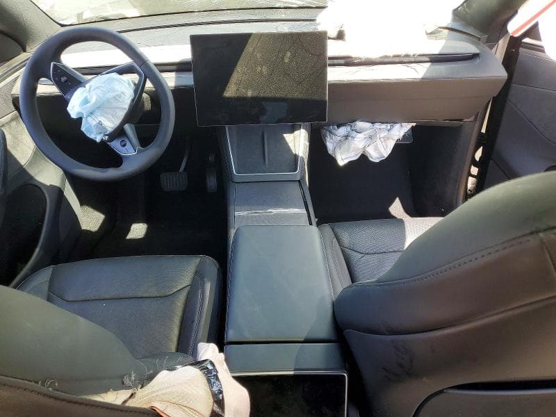 2026 TESLA MODEL Y 8