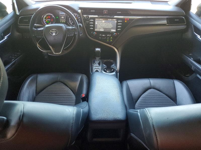 2020 TOYOTA CAMRY SE 8