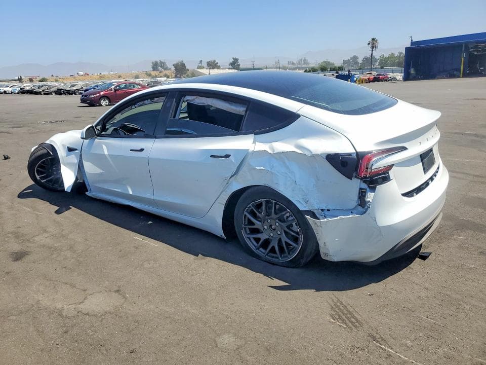 2026 TESLA MODEL 3 2