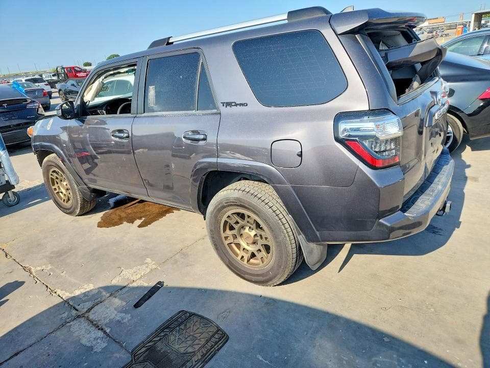 2021 TOYOTA 4RUNNER SR5 2