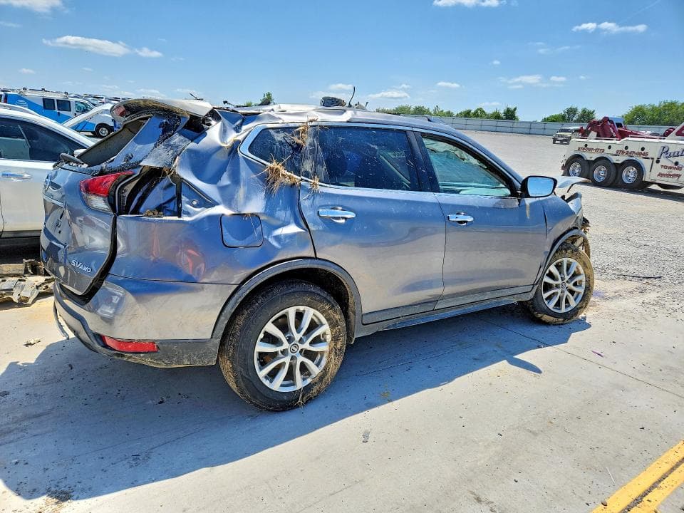 2018 NISSAN ROGUE SV 3