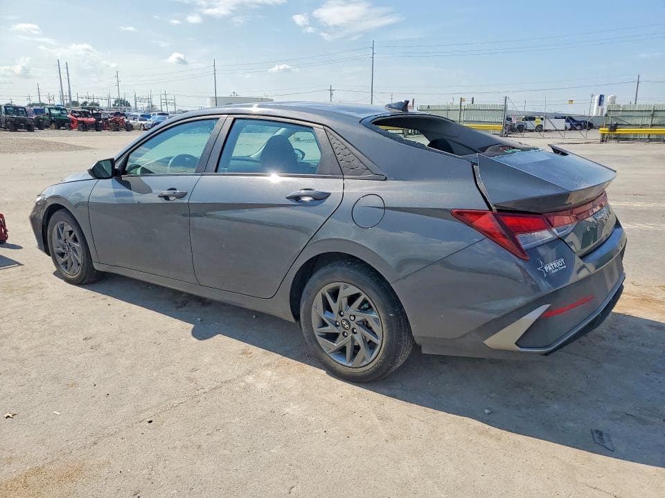 2024 HYUNDAI ELANTRA 2