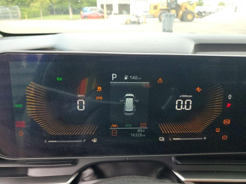 2025 KIA CARNIVAL EX 9