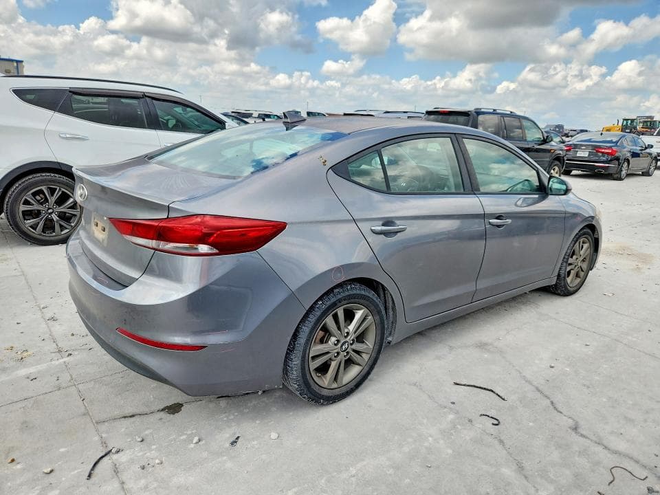 2018 HYUNDAI ELANTRA SEL 3