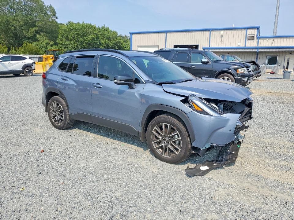 2026 TOYOTA COROLLA CROSS XLE 4