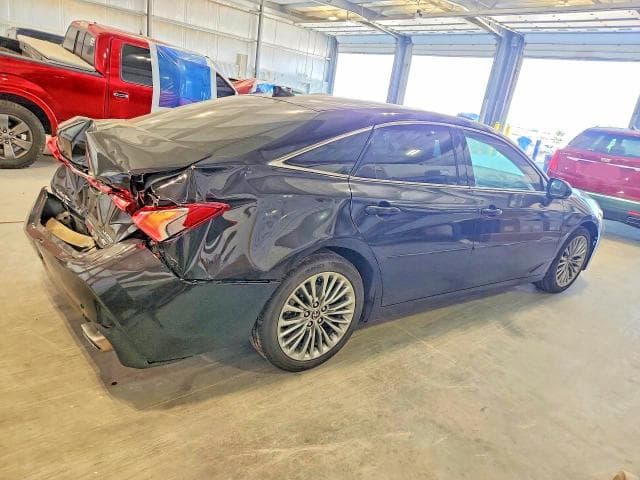 2021 TOYOTA AVALON LIMITED 3