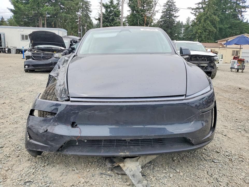 2026 TESLA MODEL Y 5
