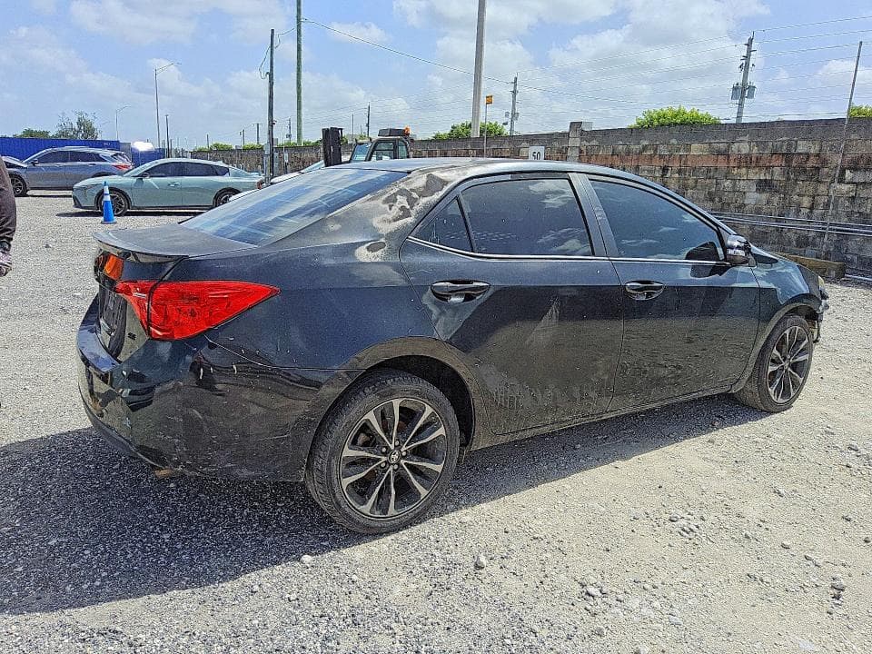 2018 TOYOTA COROLLA SE 3