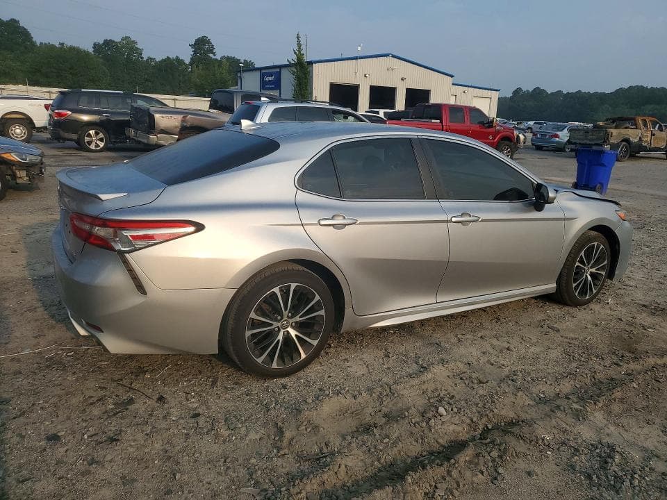 2019 TOYOTA CAMRY SE 3