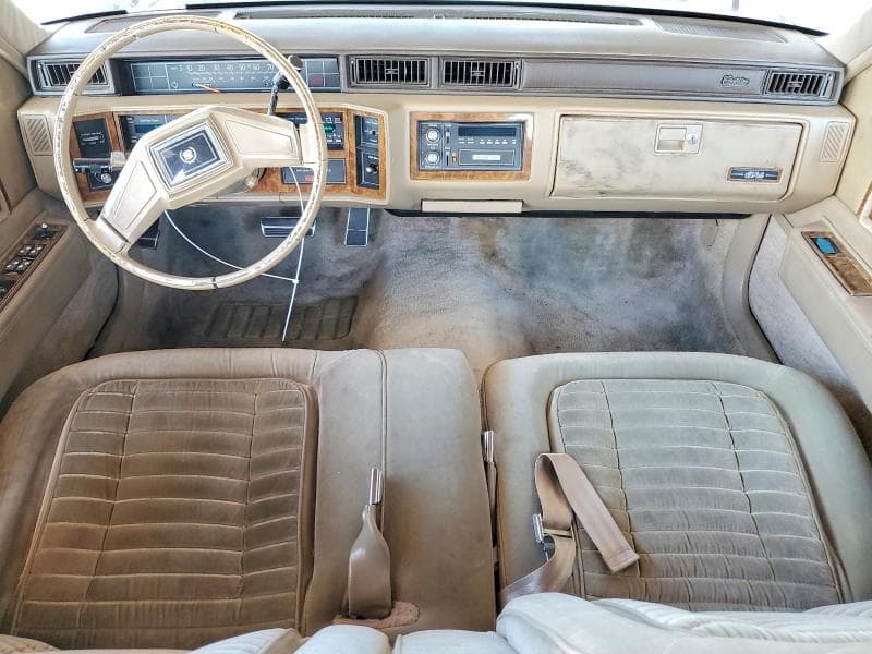 1985 CADILLAC DEVILLE 8