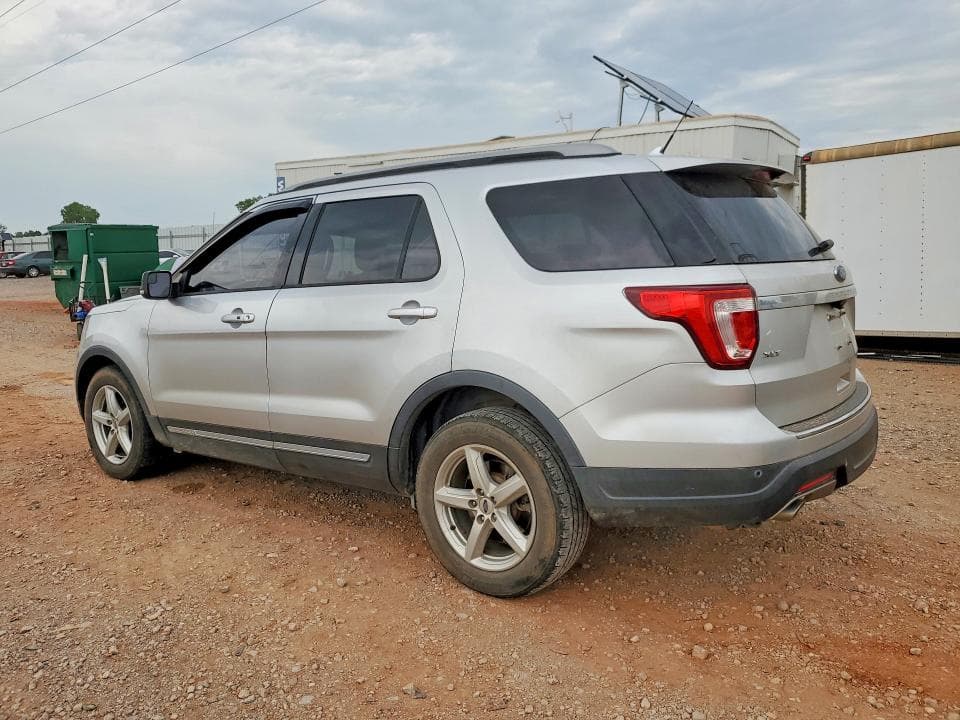2018 FORD EXPLORER XLT 2