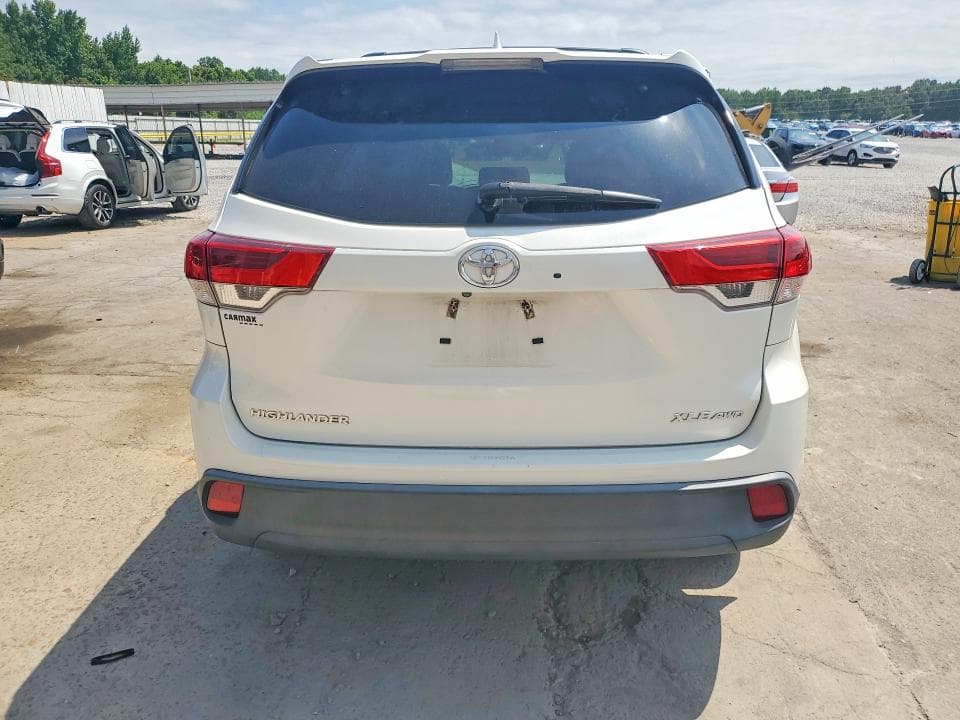 2019 TOYOTA HIGHLANDER XLE 6