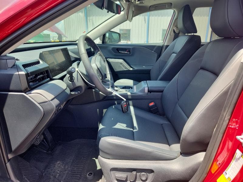 2026 TOYOTA RAV4 XLE PREMIUM 7