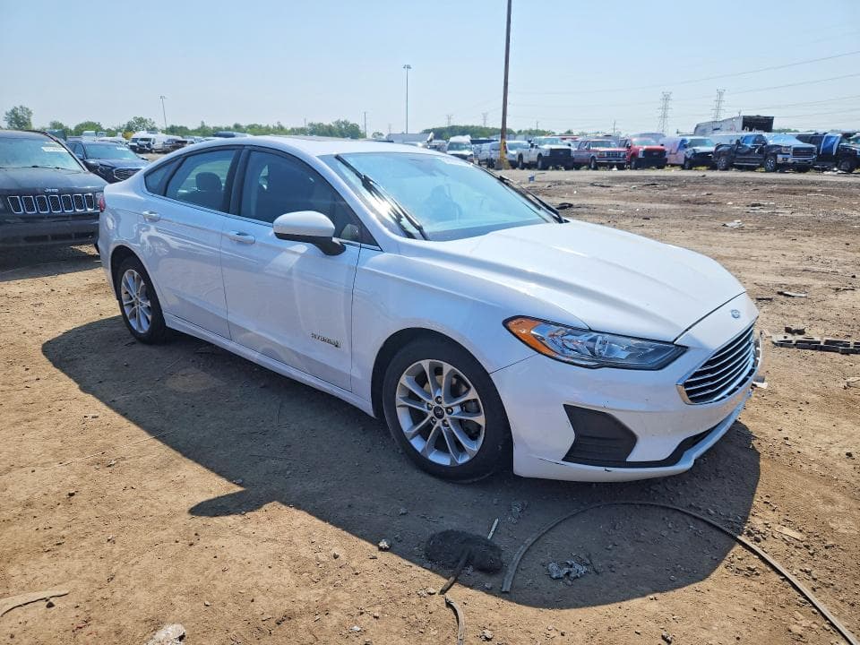 2019 FORD FUSION SE 4