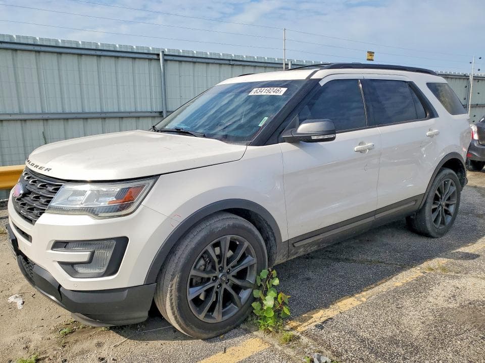2017 FORD EXPLORER XLT - 1