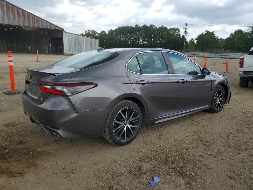 2022 TOYOTA CAMRY SE 3