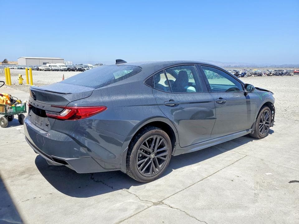 2025 TOYOTA CAMRY SE 3