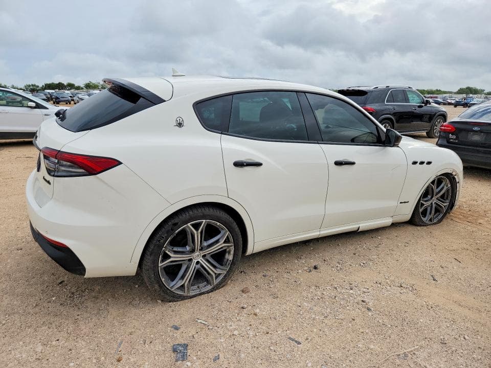2021 MASERATI LEVANTE S 3