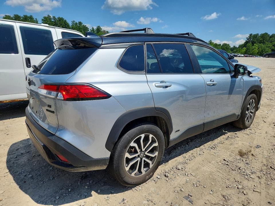 2023 TOYOTA COROLLA CROSS HYBRID SE 3