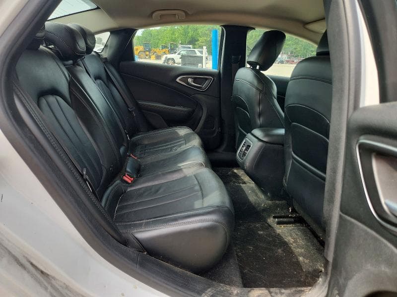 2017 CHRYSLER 200 LIMITED 10