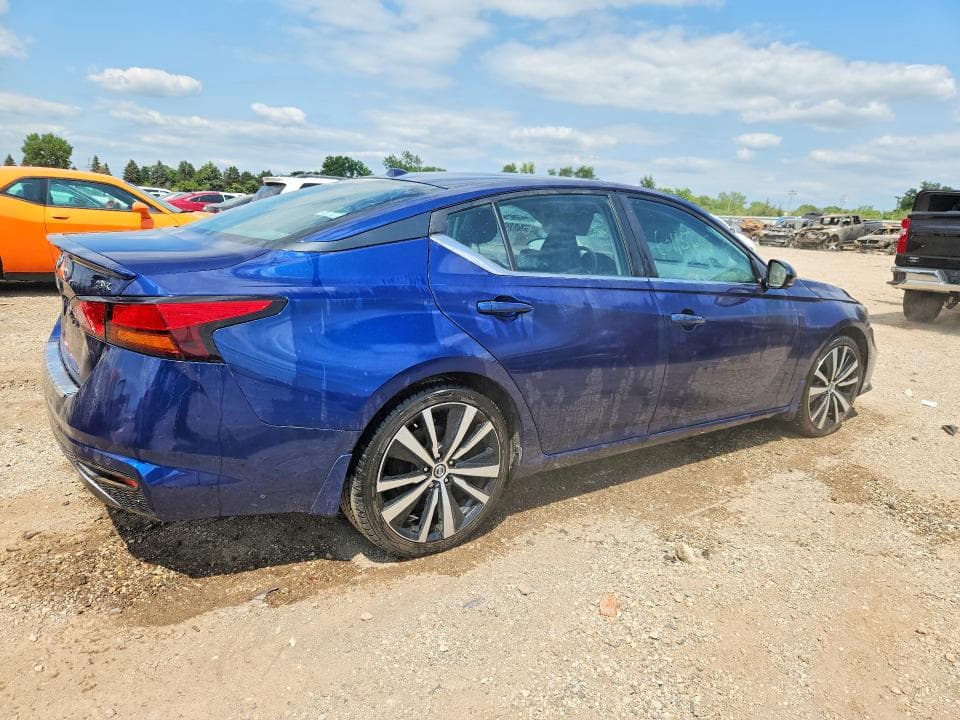 2021 NISSAN ALTIMA SR 3
