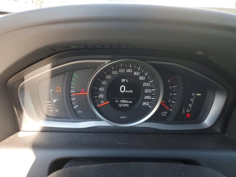 2017 VOLVO XC60 T5 9