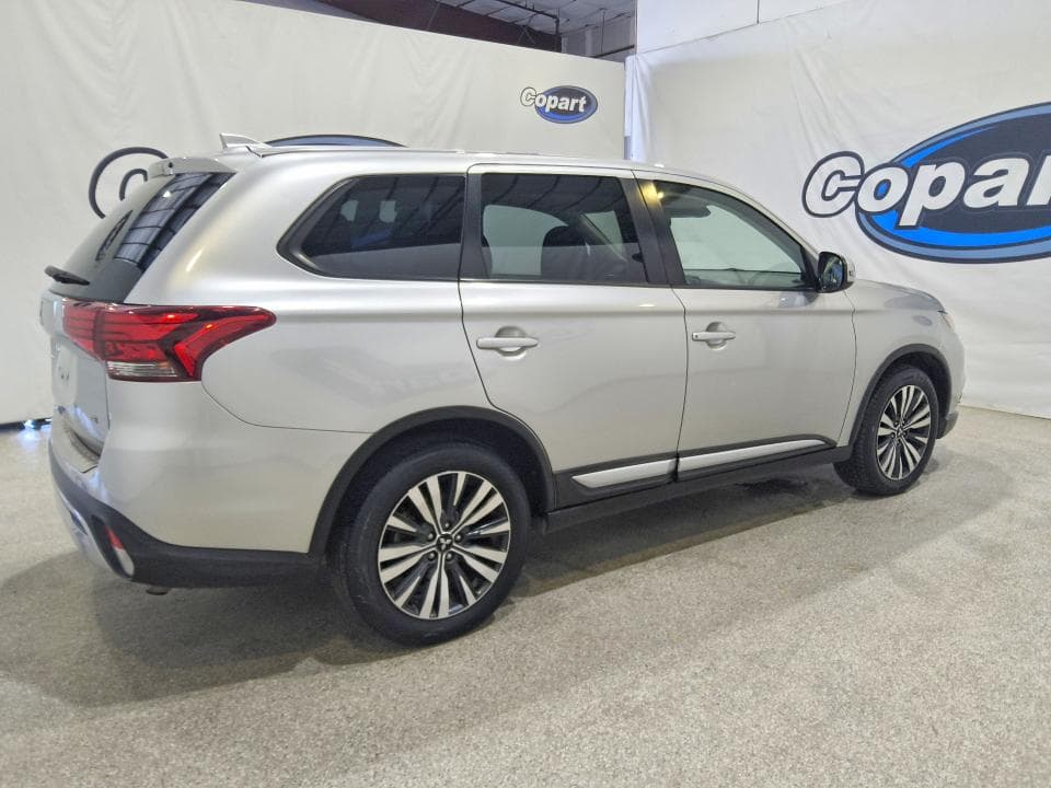 2020 MITSUBISHI OUTLANDER SE/SEL/LE 3