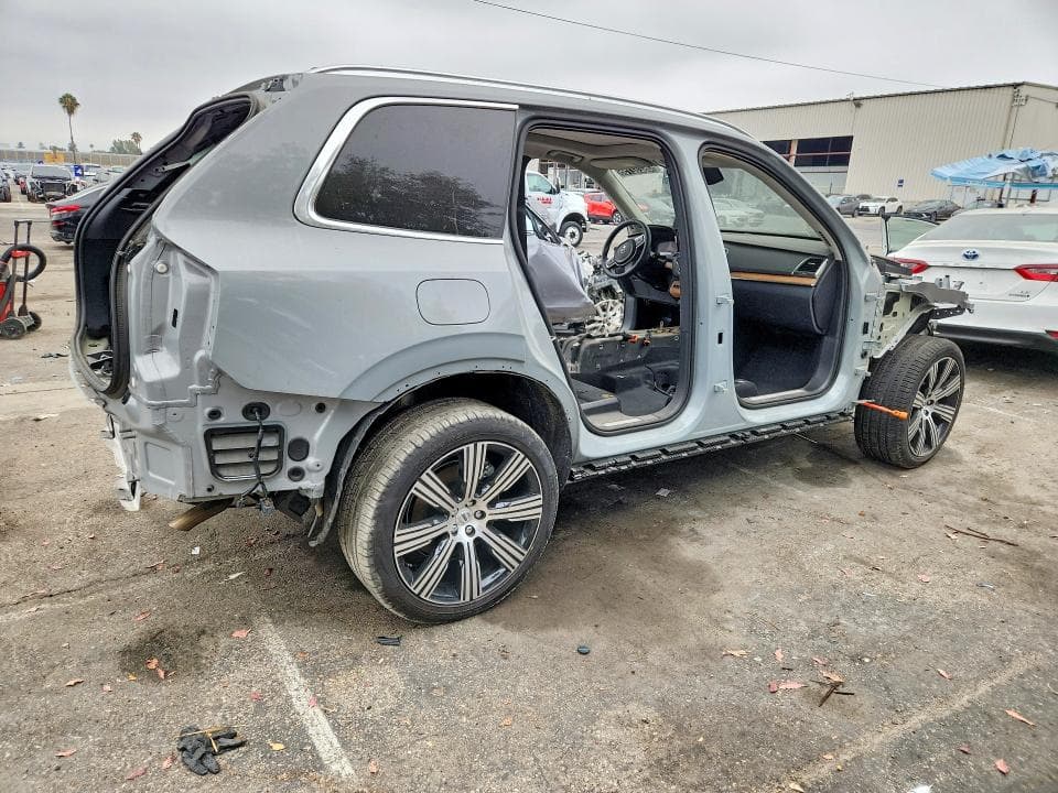 2025 VOLVO XC90 CORE 3
