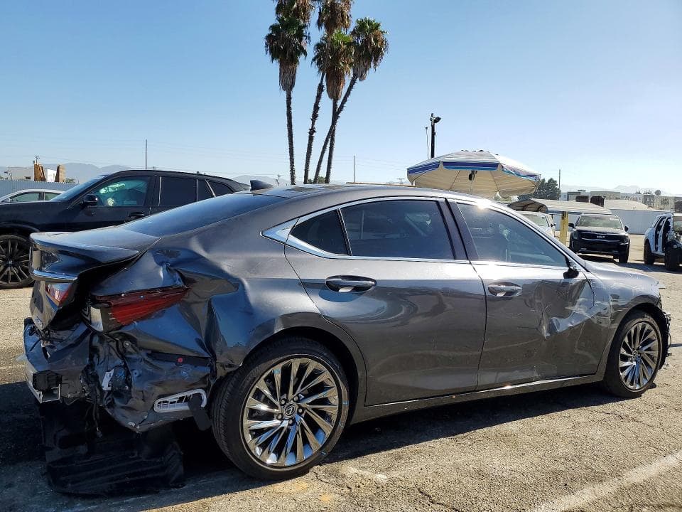 2024 LEXUS ES 300H LUXURY 3
