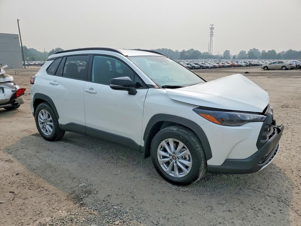 2026 TOYOTA COROLLA CROSS LE 4