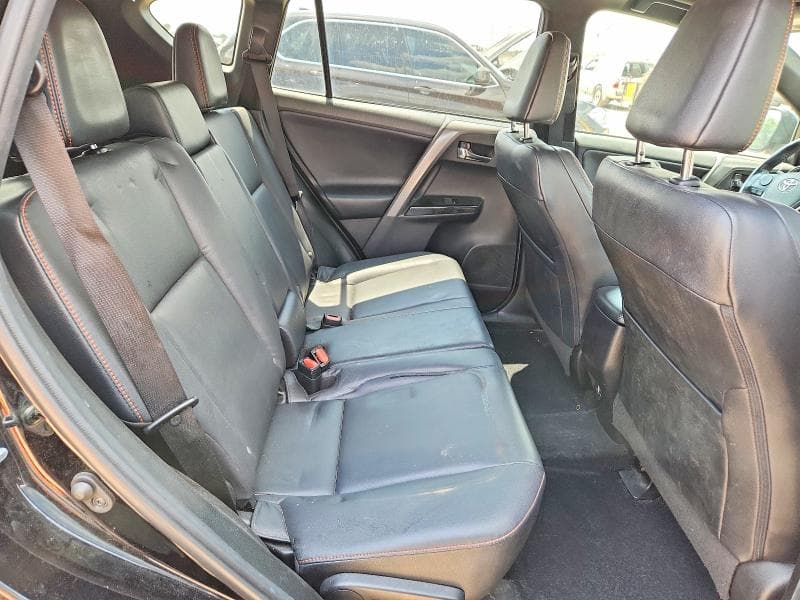 2018 TOYOTA RAV4 SE 11