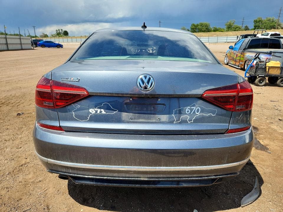 2017 VOLKSWAGEN PASSAT R-LINE 6