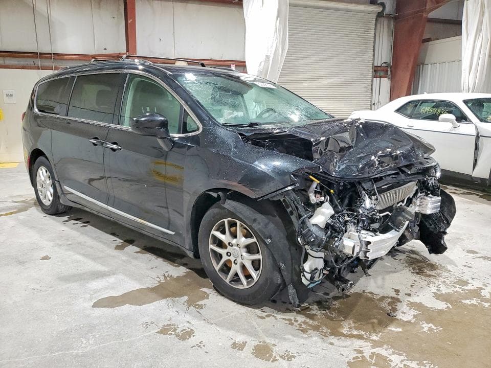 2020 CHRYSLER PACIFICA TOURING L 4