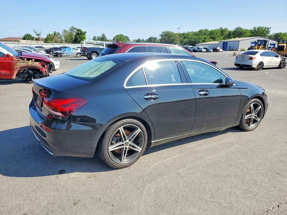 2022 MERCEDES-BENZ A 220 4MATIC 3