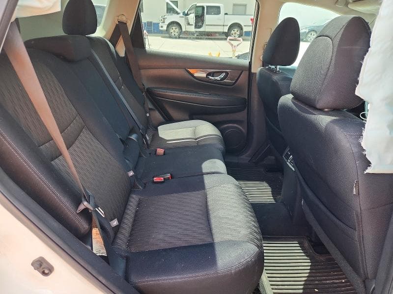 2017 NISSAN ROGUE SV 10