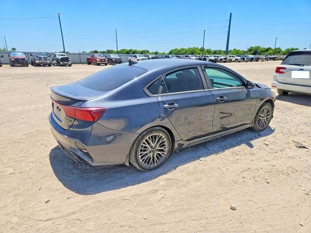 2023 KIA FORTE GT LINE 3
