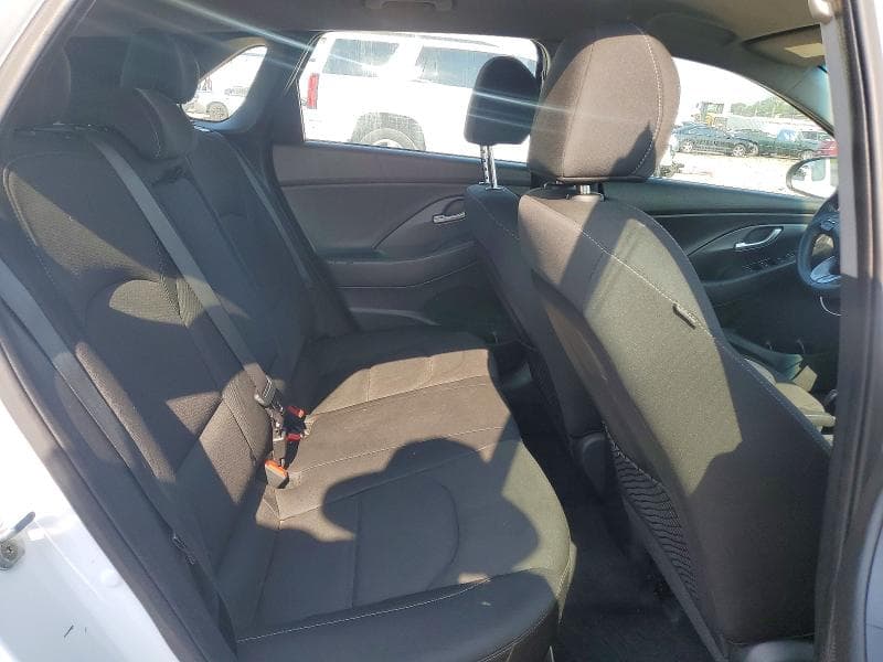 2018 HYUNDAI ELANTRA GT BASE 10