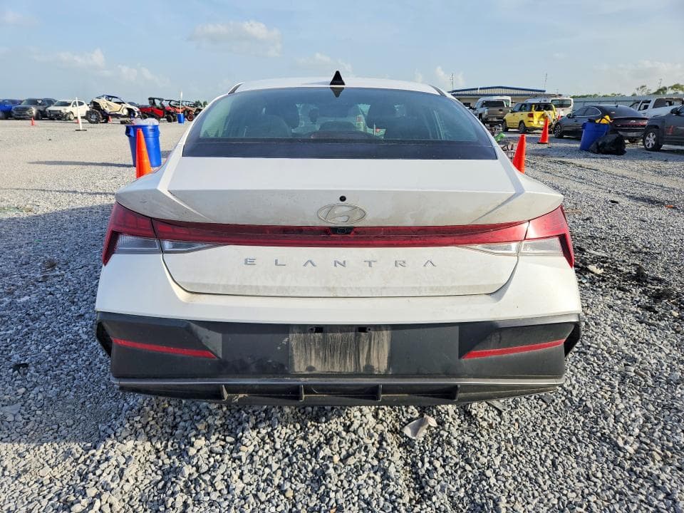 2025 HYUNDAI ELANTRA SEL 6