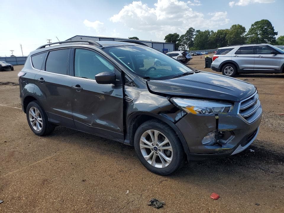 2017 FORD ESCAPE SE 4
