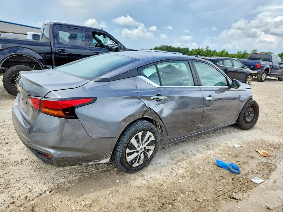 2024 NISSAN ALTIMA S 3